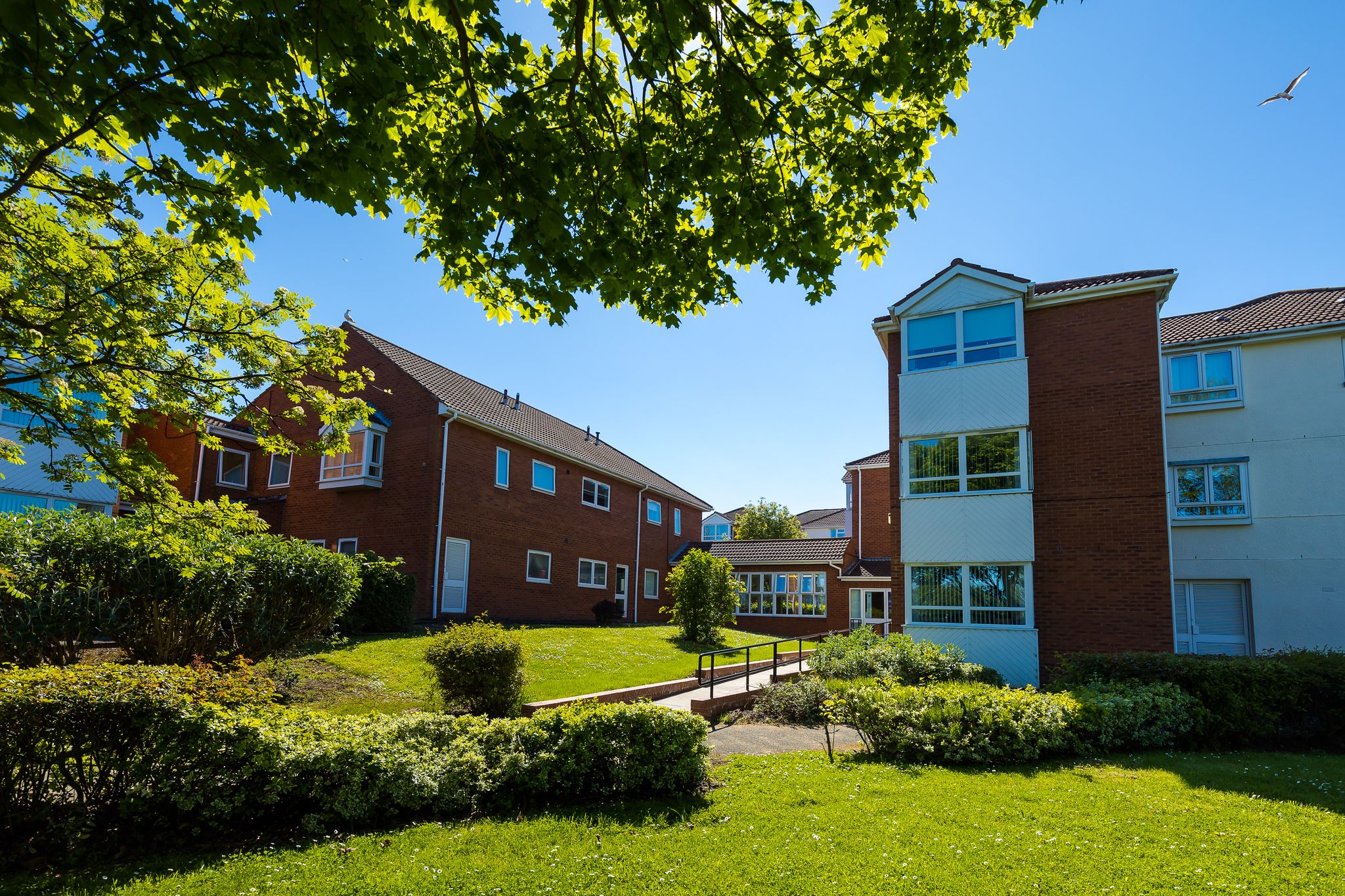 Photo of entrance to scheme, Pembroke Court