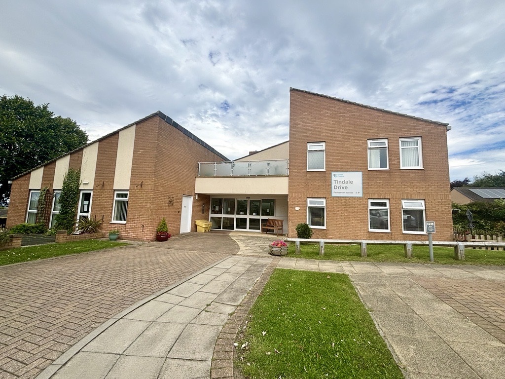 Photo of front of scheme, Tindale Drive
